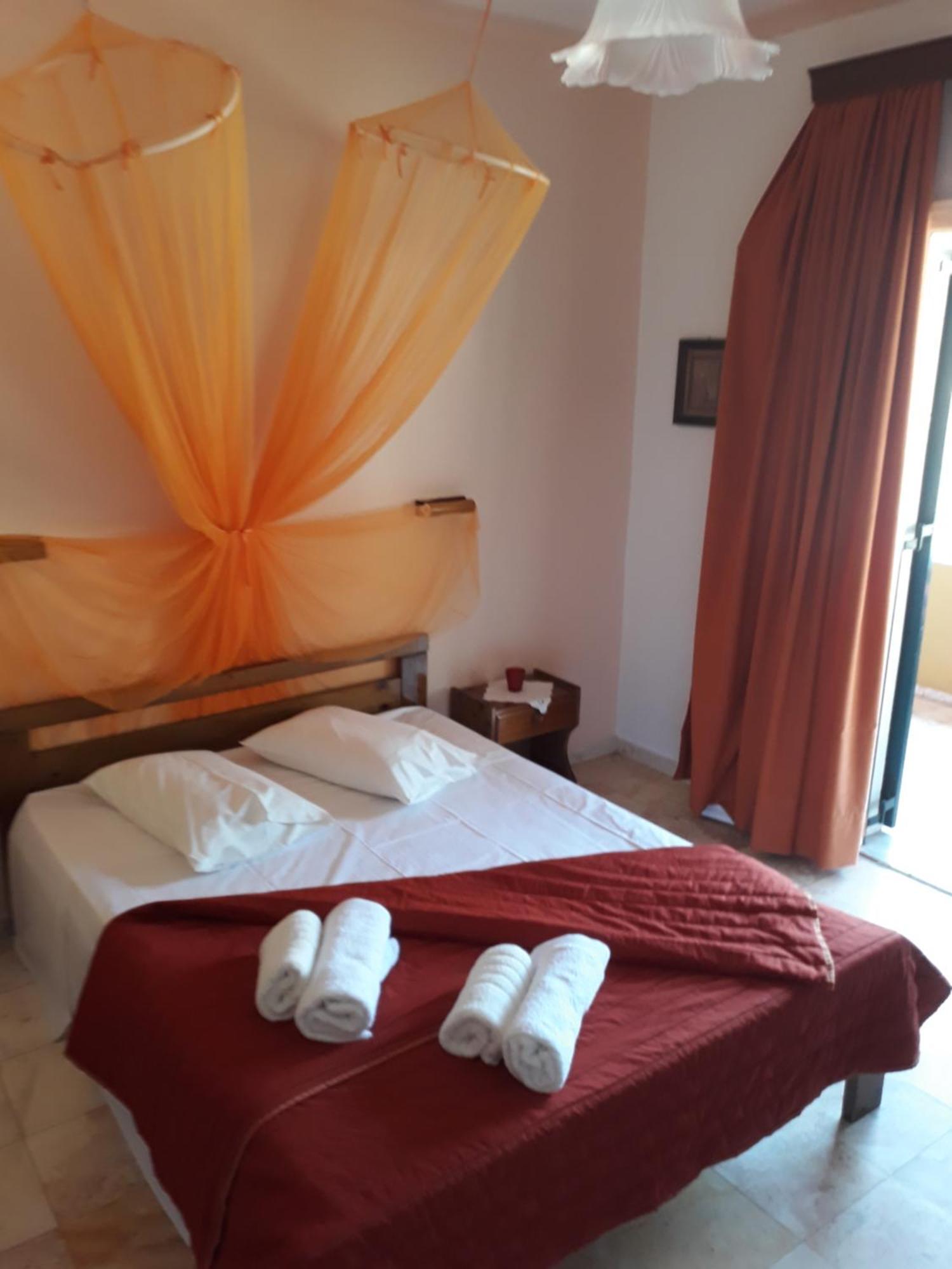 Margaritas' Rooms 阿齐欧斯·贡多斯 外观 照片