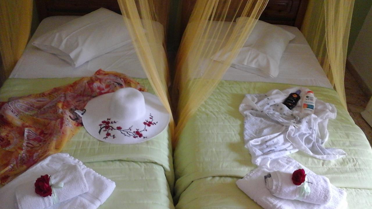 Margaritas' Rooms 阿齐欧斯·贡多斯 外观 照片